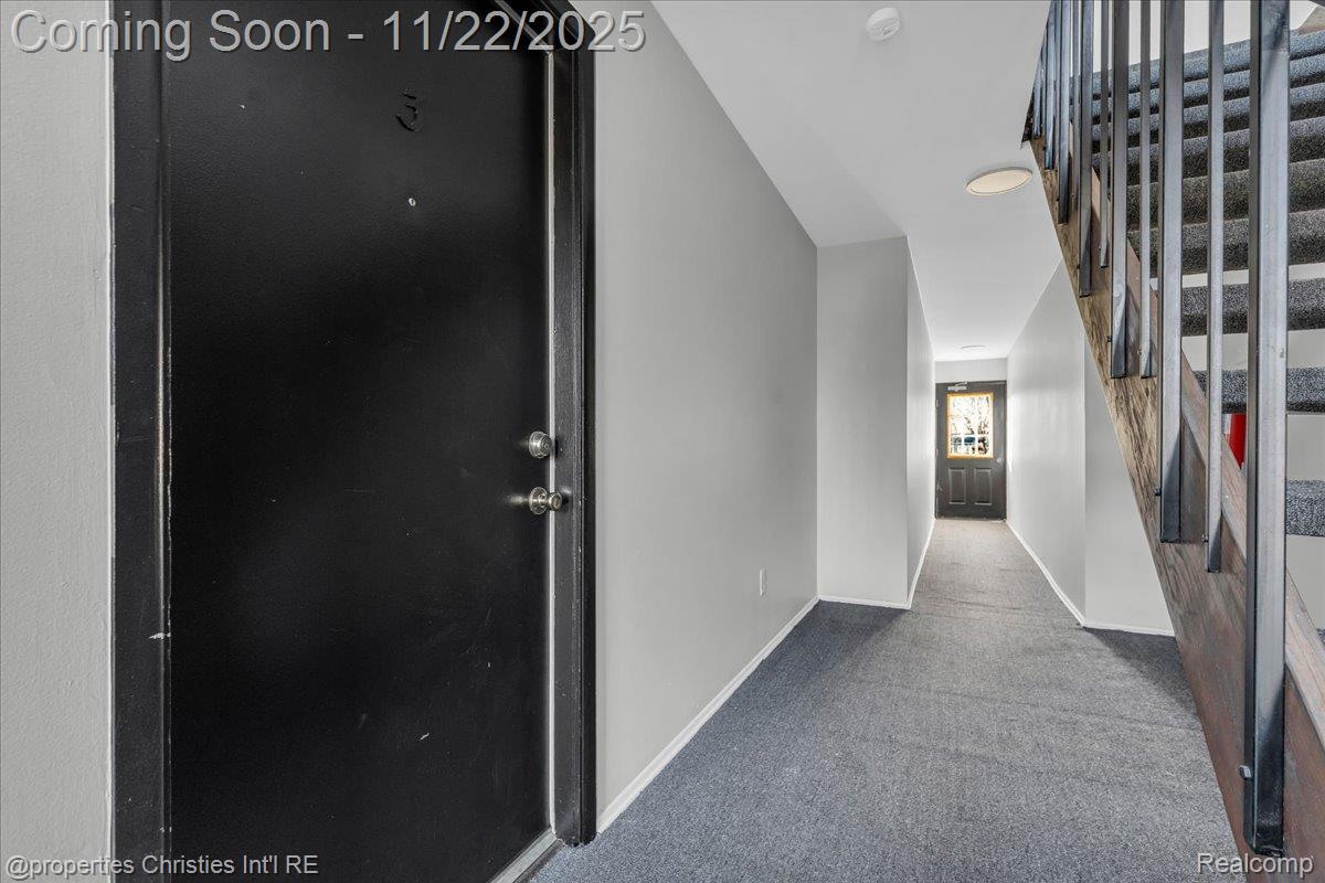 328 E Elmwood Avenue