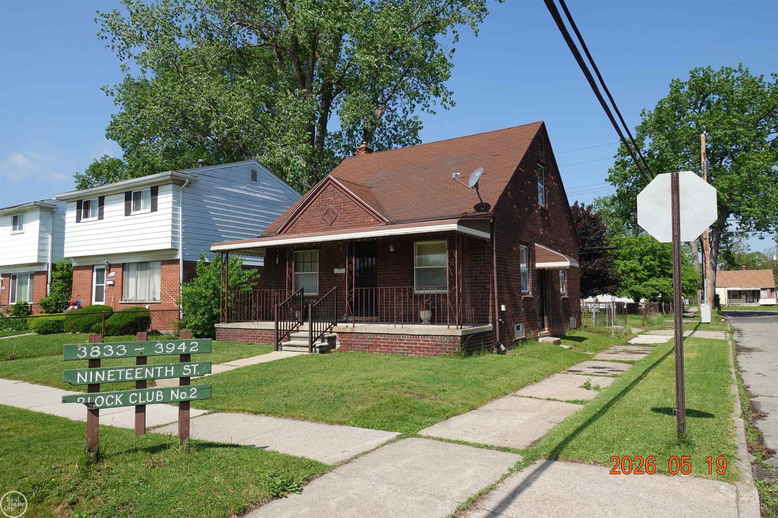 3834 19TH Street