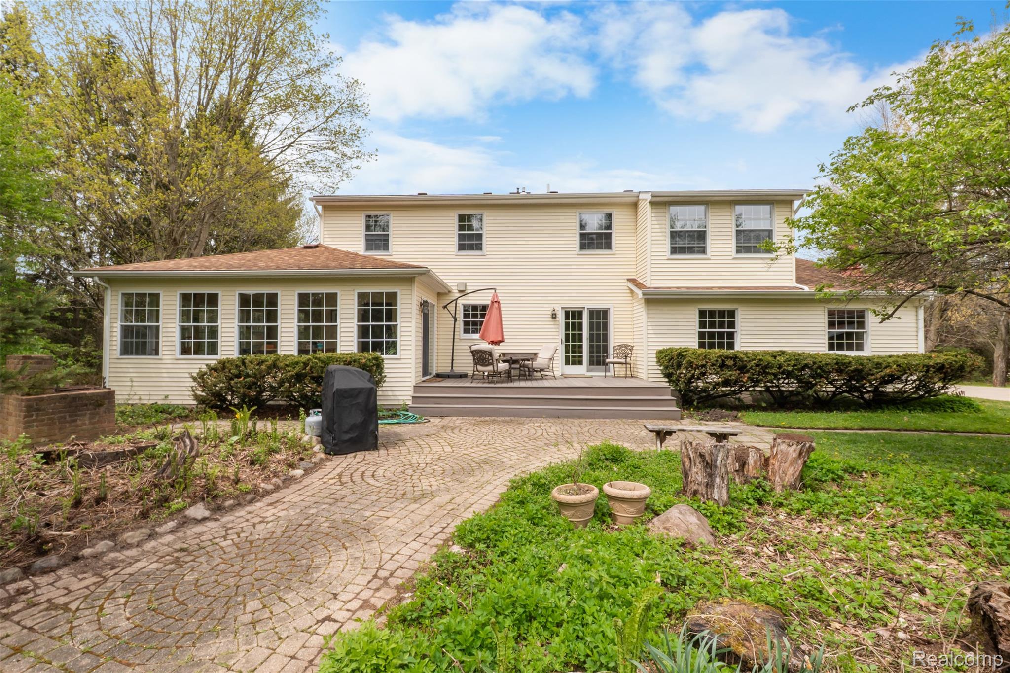 9629 Daisy Lane