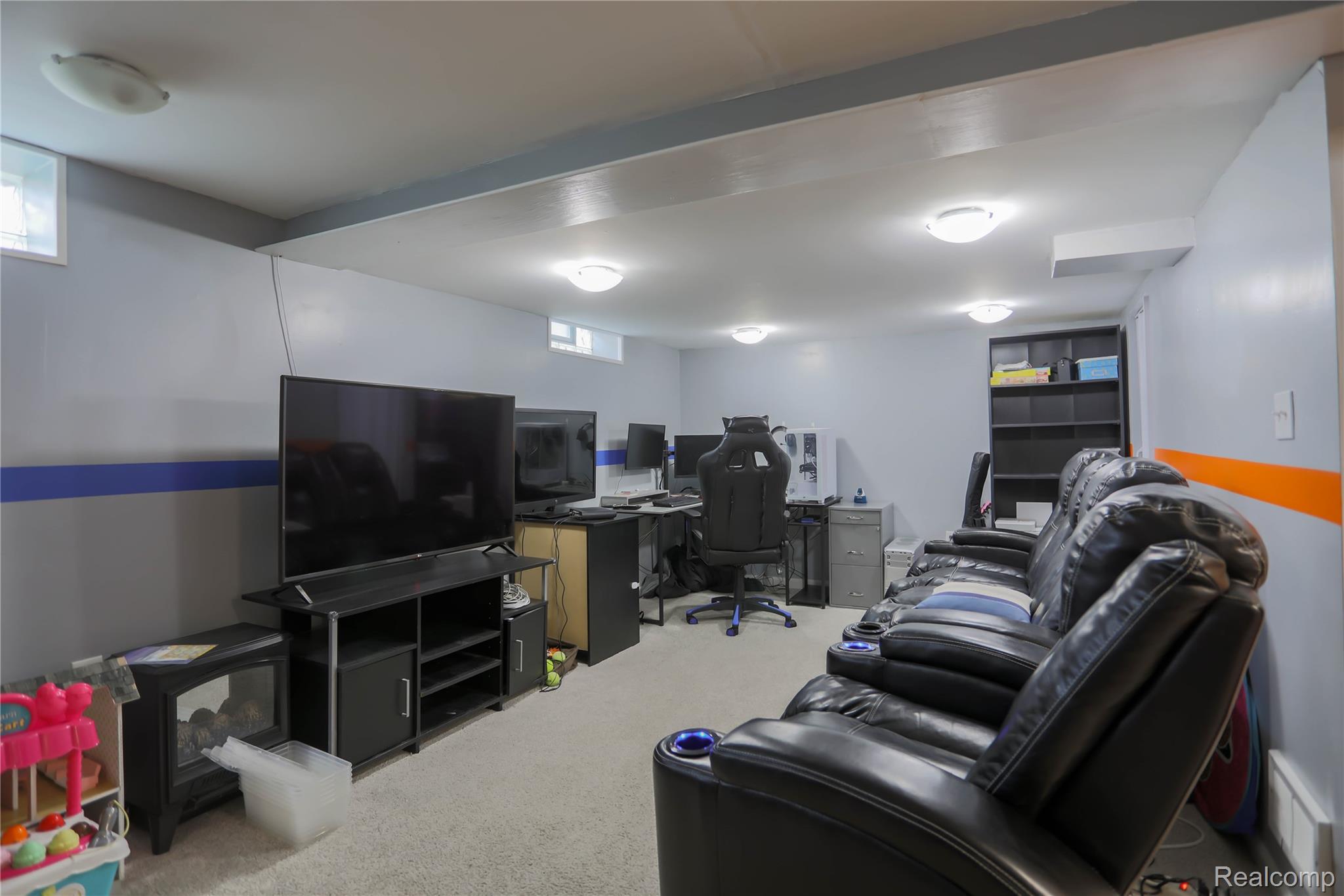 Roseville City, Michigan 48066, United States, 3 Bedrooms Bedrooms, ,2 BathroomsBathrooms,Residential,Active,241085