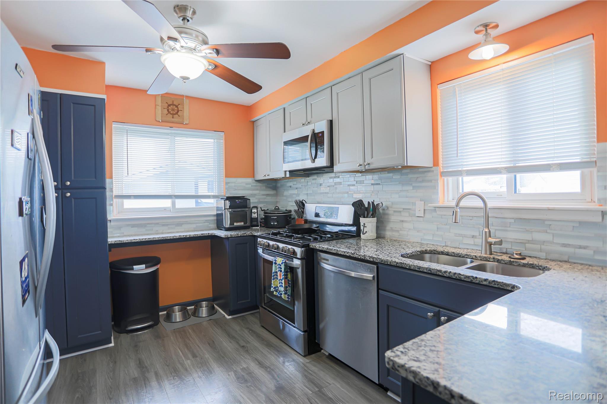 Roseville City, Michigan 48066, United States, 3 Bedrooms Bedrooms, ,2 BathroomsBathrooms,Residential,Active,241085