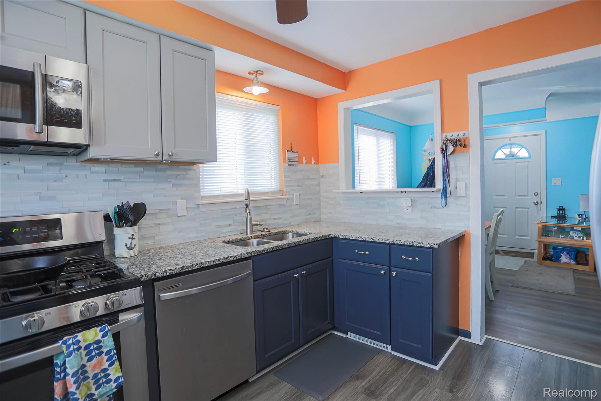 Roseville City, Michigan 48066, United States, 3 Bedrooms Bedrooms, ,2 BathroomsBathrooms,Residential,Active,241085