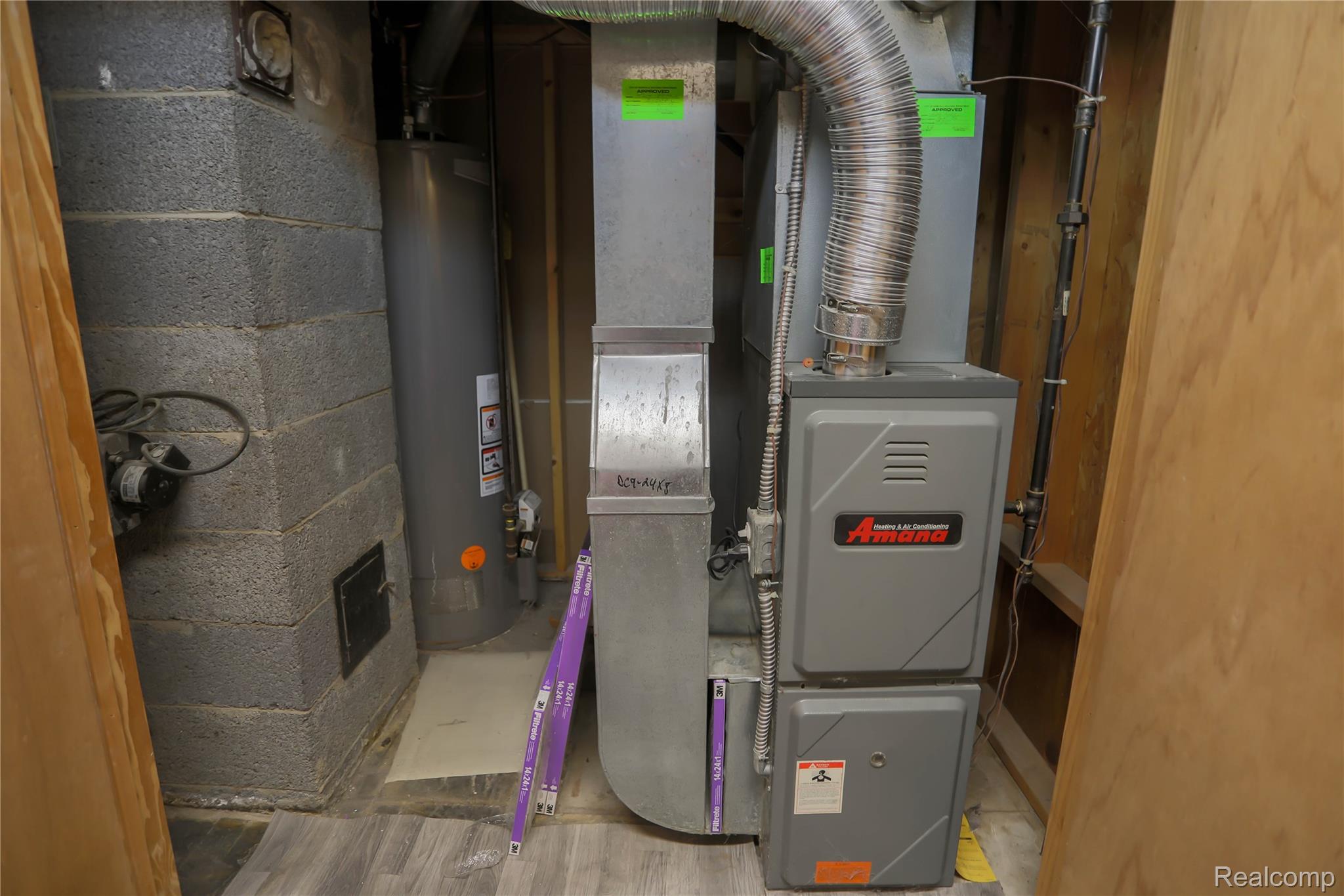 Roseville City, Michigan 48066, United States, 3 Bedrooms Bedrooms, ,2 BathroomsBathrooms,Residential,Active,241085