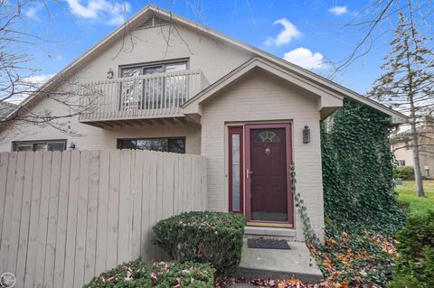 42139 E Edward Drive Clinton Charter Township MI 48038