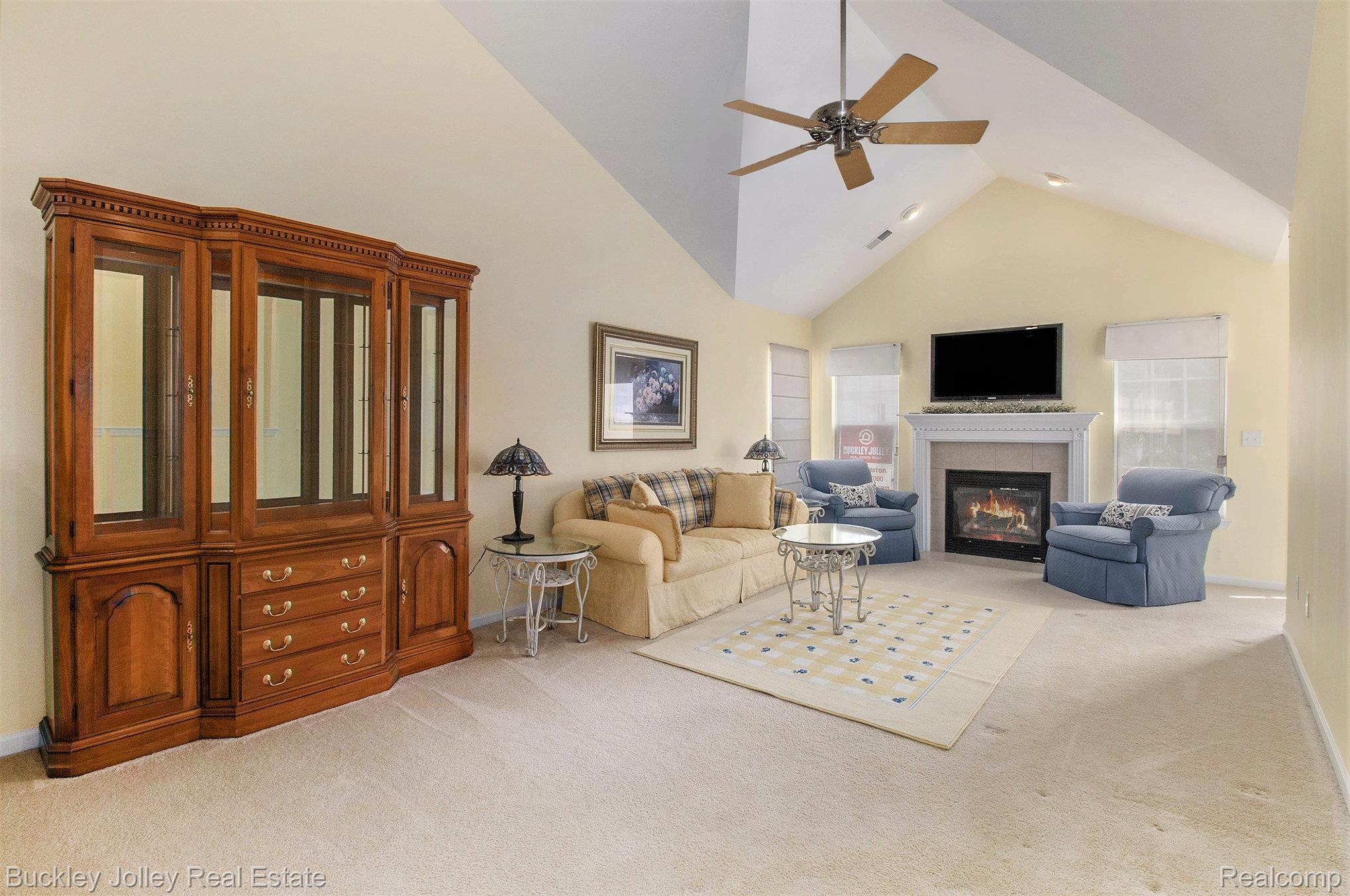 642 Olde English Circle