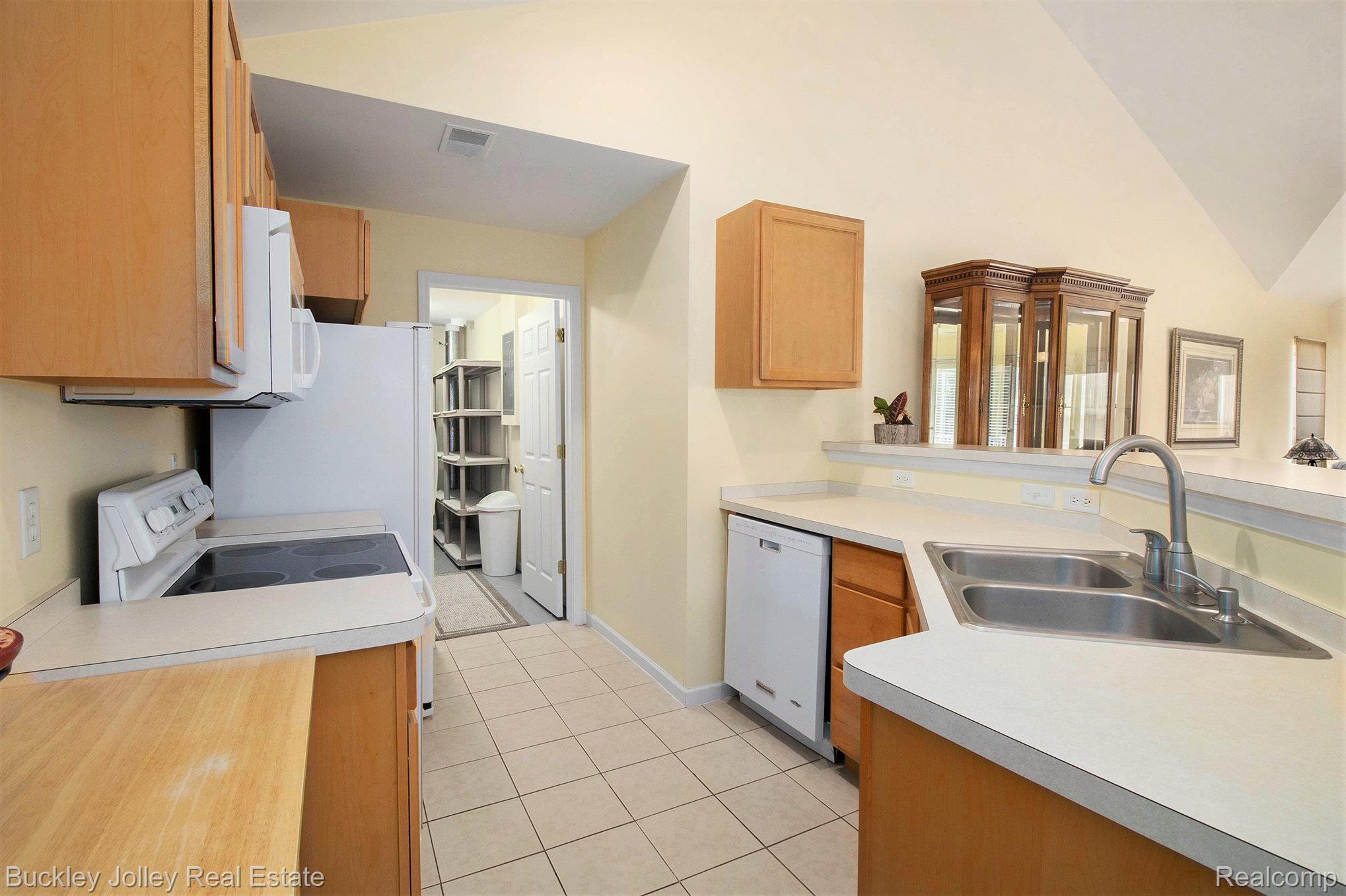 642 Olde English Circle