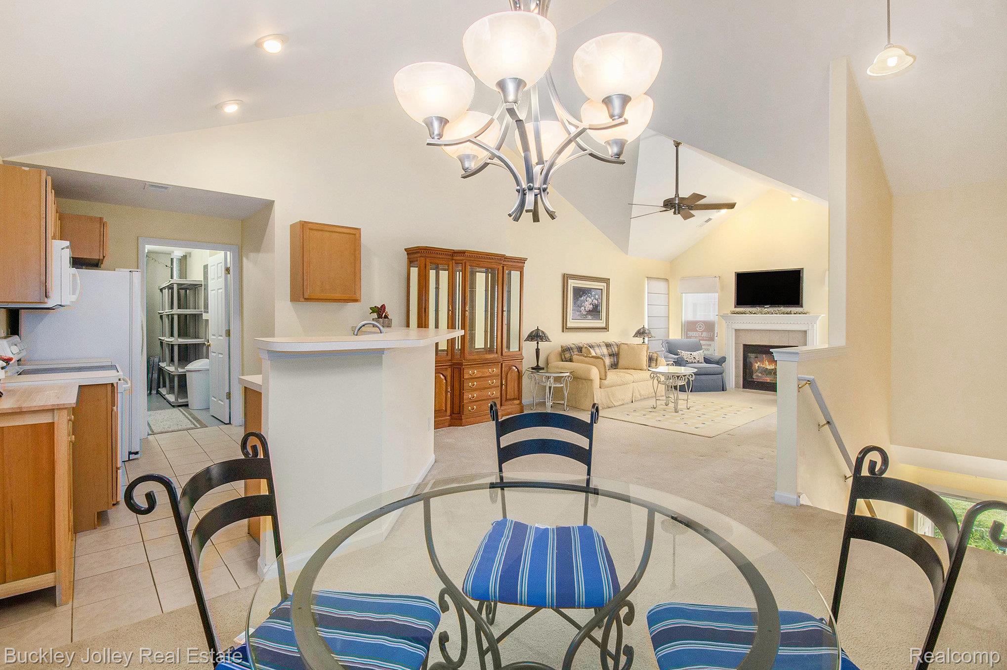 642 Olde English Circle