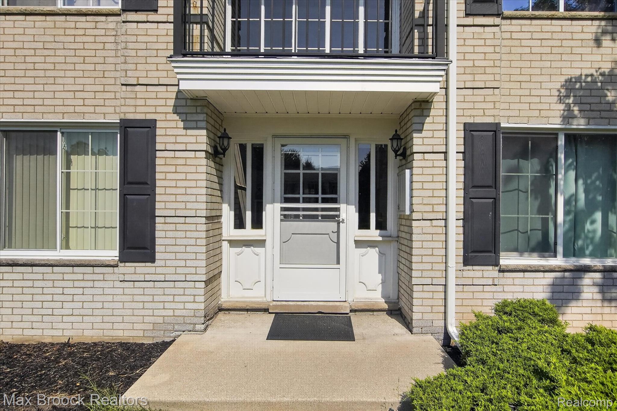 100 W Hickory Grove Road C6