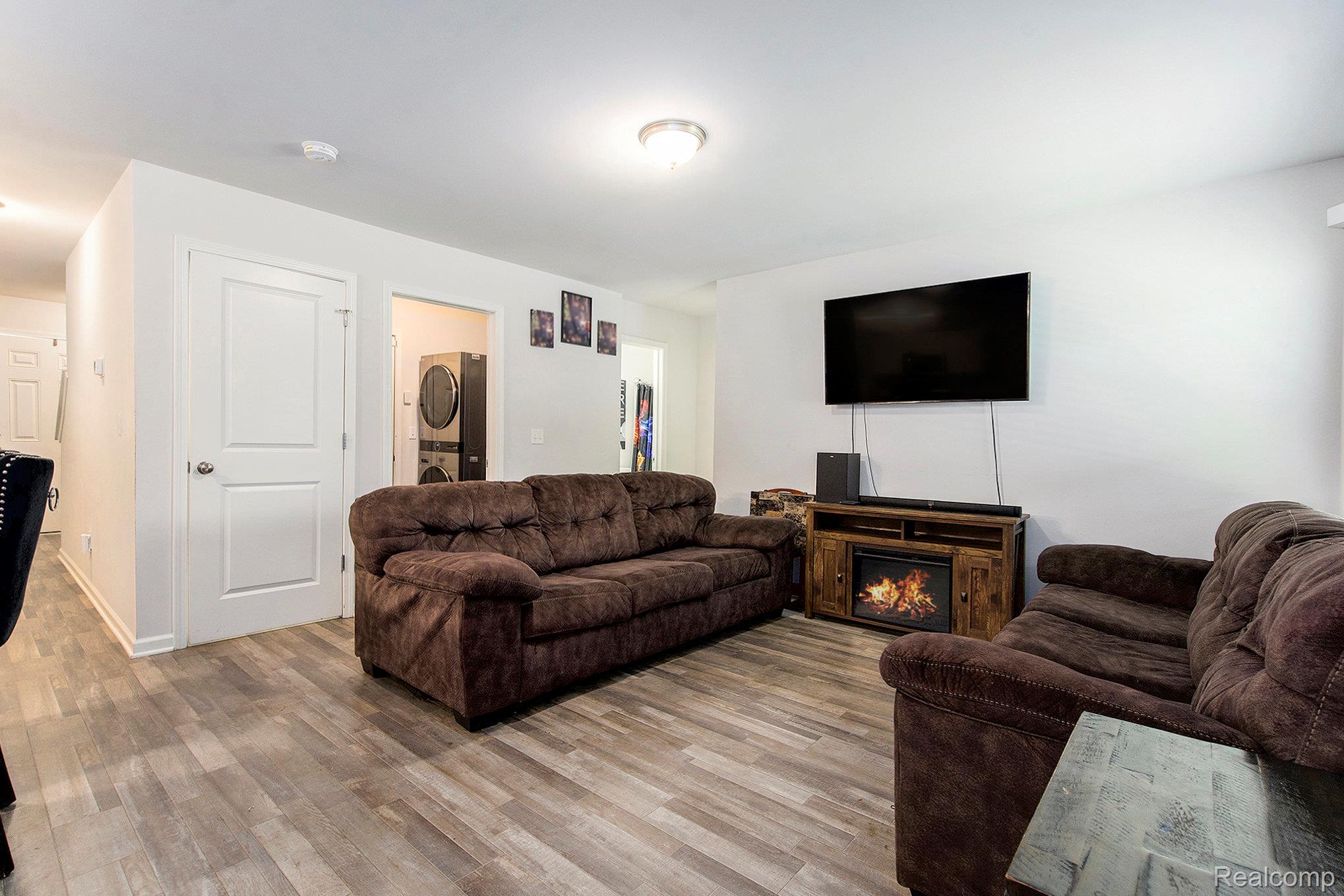 1648 Golfview Drive