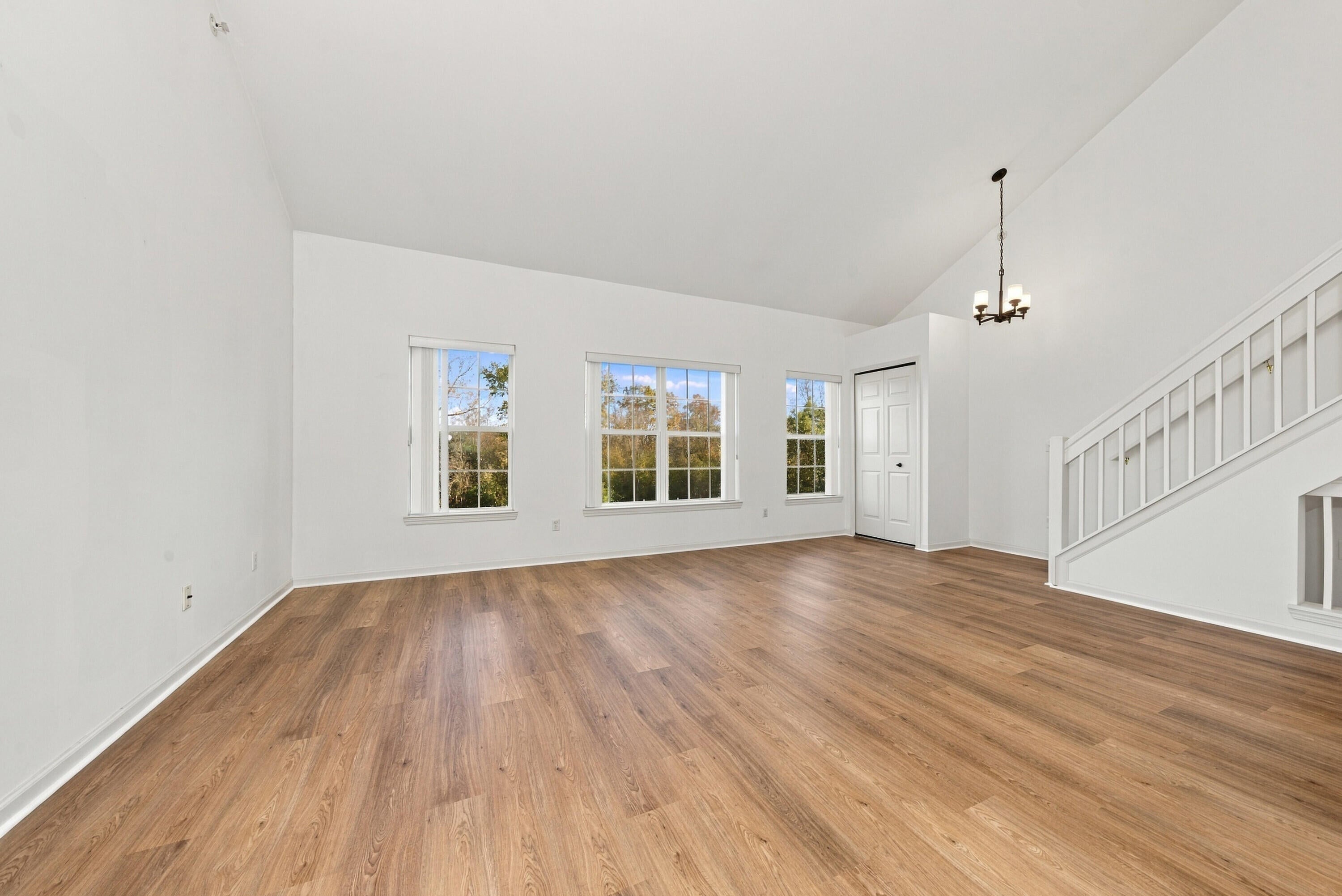 1870 Lindsay Lane