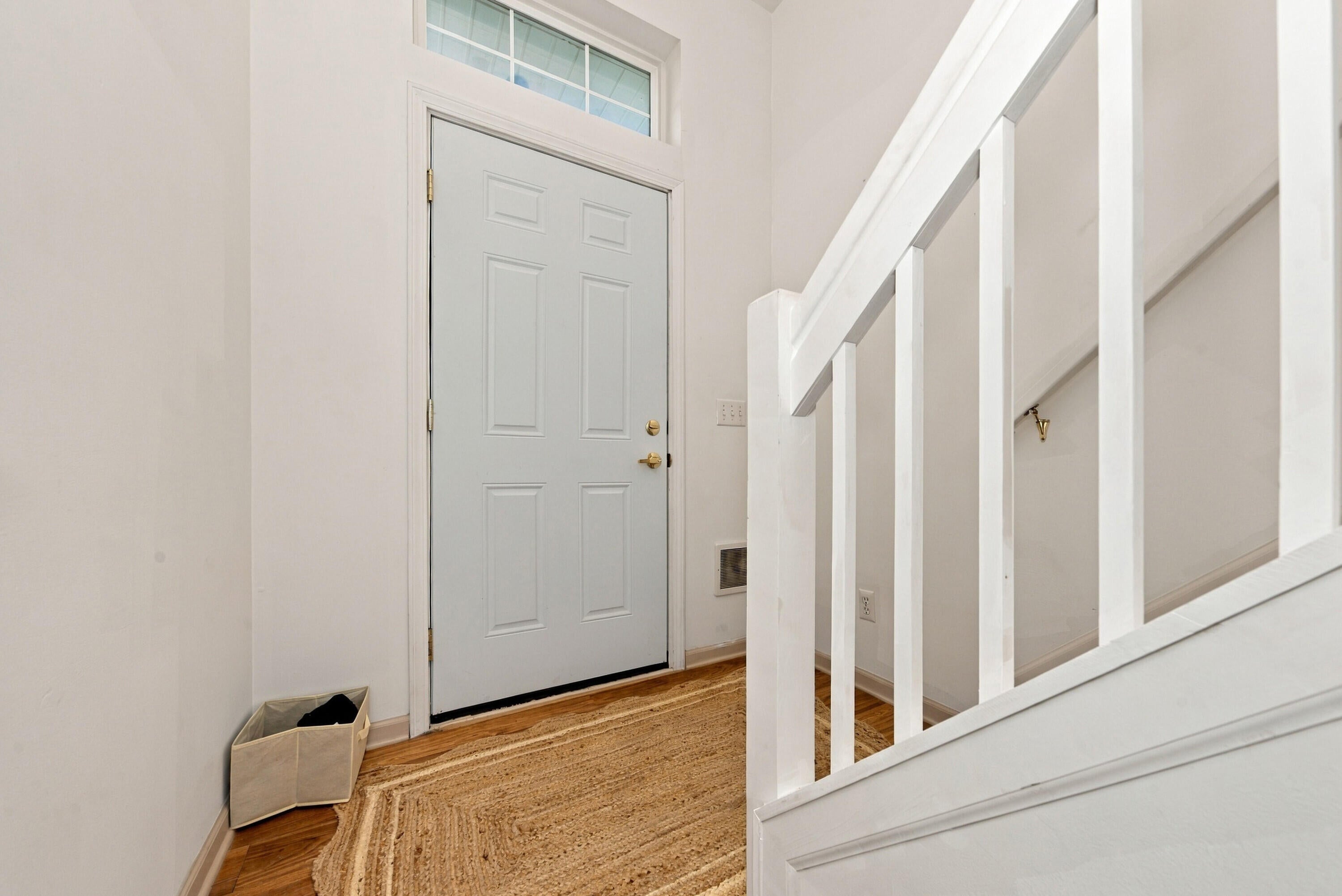 1870 Lindsay Lane