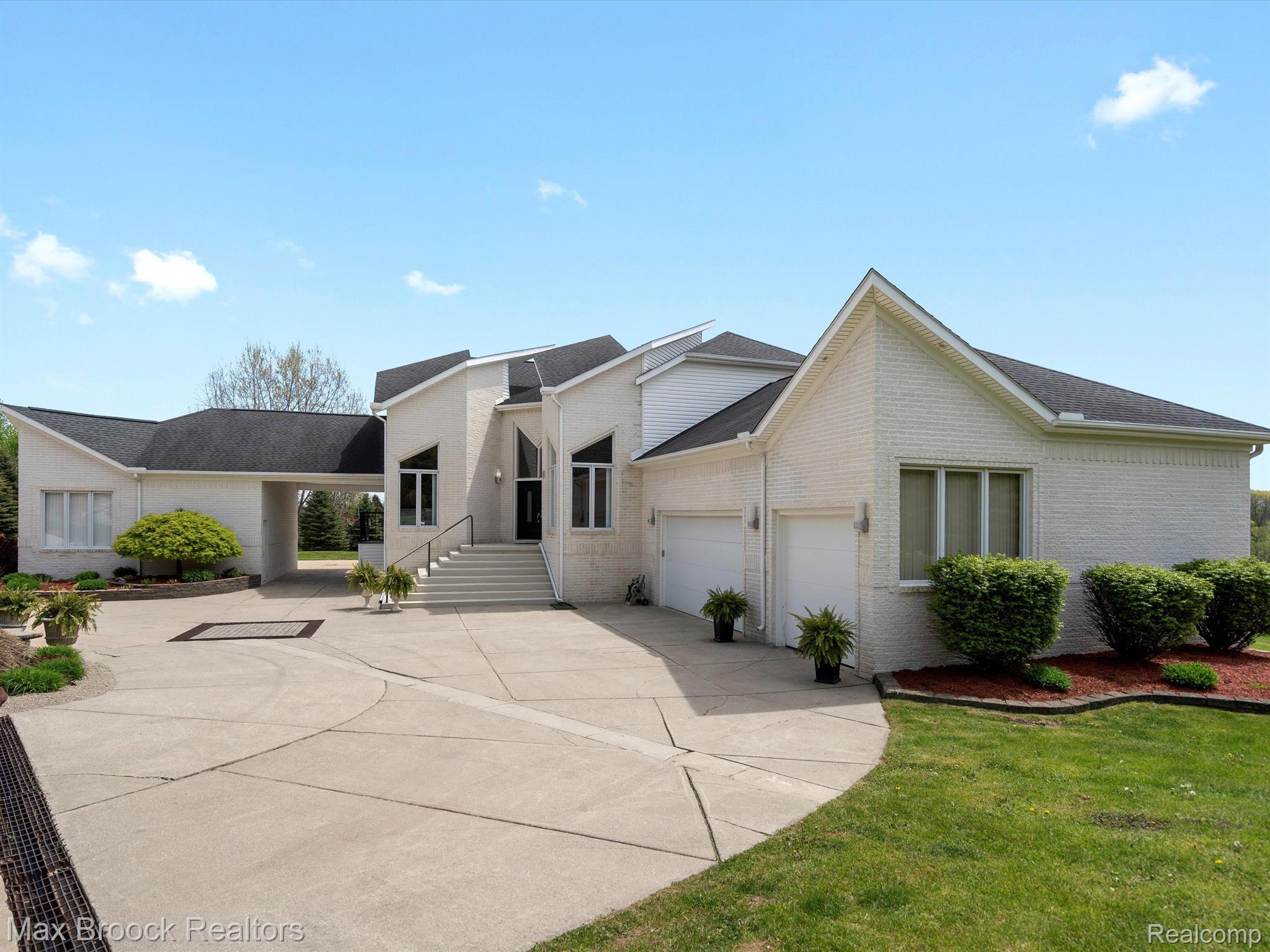 906 YULE Road