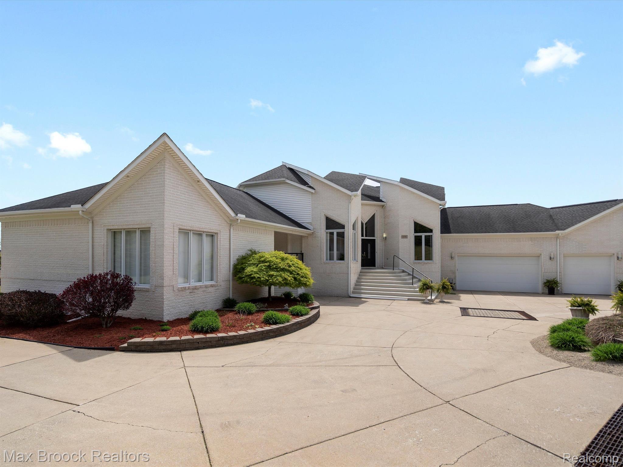 906 YULE Road