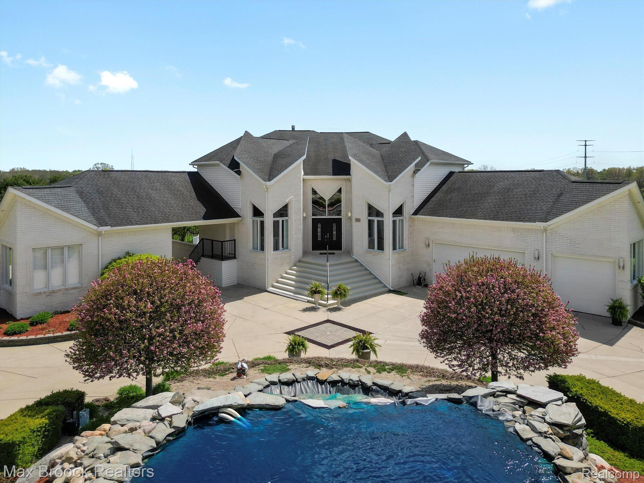 906 YULE Road