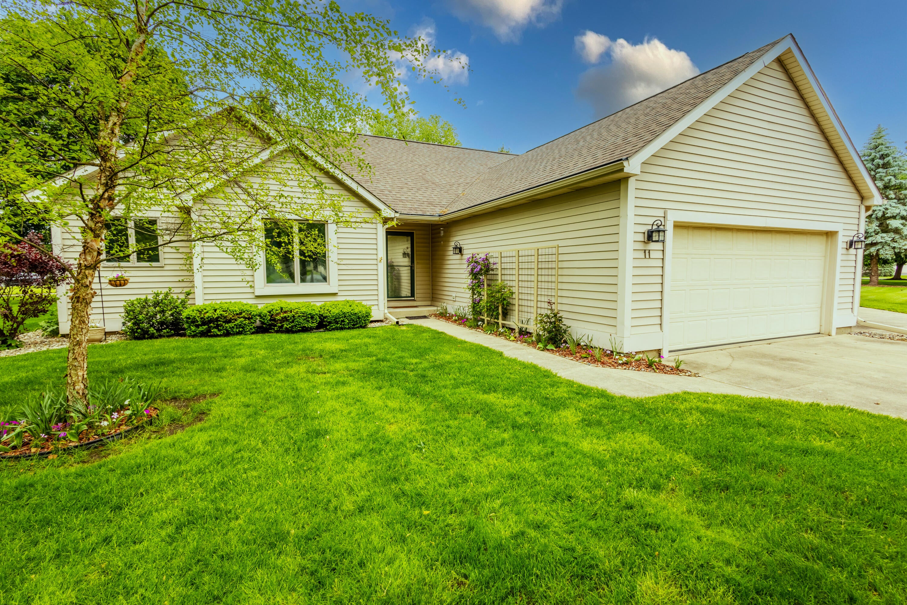 11 Oakdale Lane