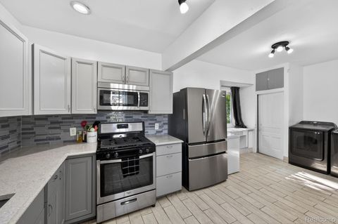 Tiny photo for 925 W Kalamazoo Street, Lansing City, MI 48915 (MLS # 20261039658)