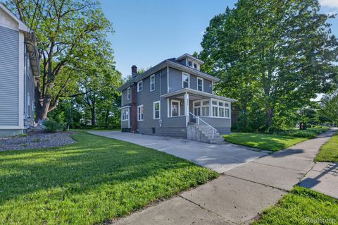 Tiny photo for 925 W Kalamazoo Street, Lansing City, MI 48915 (MLS # 20261039658)