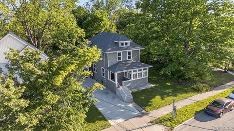 Tiny photo for 925 W Kalamazoo Street, Lansing City, MI 48915 (MLS # 20261039658)