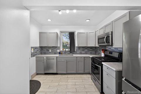 Tiny photo for 925 W Kalamazoo Street, Lansing City, MI 48915 (MLS # 20261039658)