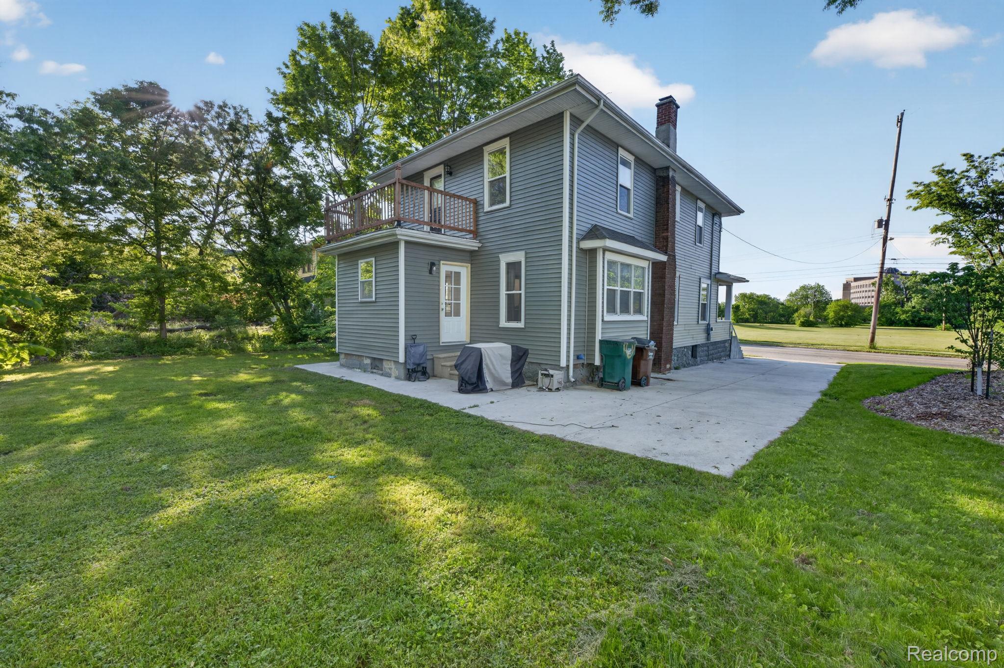 925 W Kalamazoo Street