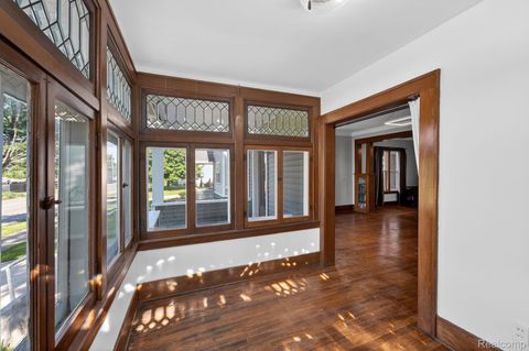 Tiny photo for 925 W Kalamazoo Street, Lansing City, MI 48915 (MLS # 20261039658)