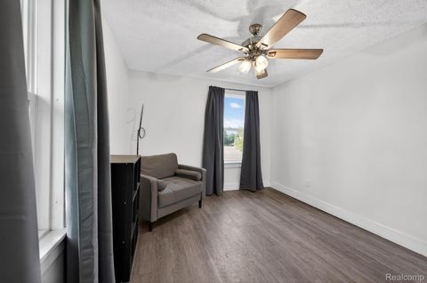 Tiny photo for 925 W Kalamazoo Street, Lansing City, MI 48915 (MLS # 20261039658)