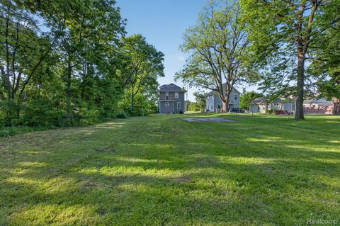 Tiny photo for 925 W Kalamazoo Street, Lansing City, MI 48915 (MLS # 20261039658)