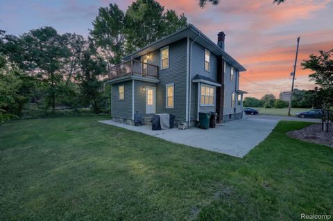 Tiny photo for 925 W Kalamazoo Street, Lansing City, MI 48915 (MLS # 20261039658)