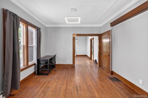 Tiny photo for 925 W Kalamazoo Street, Lansing City, MI 48915 (MLS # 20261039658)
