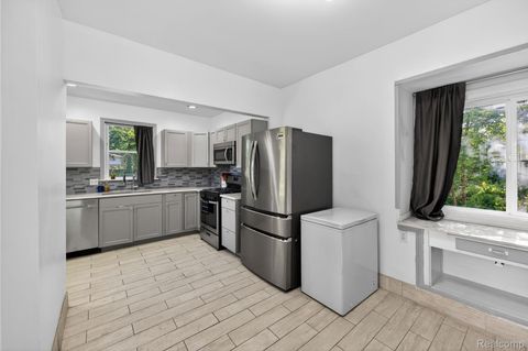 Tiny photo for 925 W Kalamazoo Street, Lansing City, MI 48915 (MLS # 20261039658)