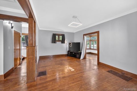 Tiny photo for 925 W Kalamazoo Street, Lansing City, MI 48915 (MLS # 20261039658)