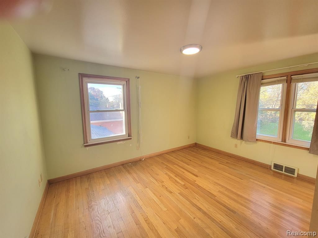 2415 OTTER Street