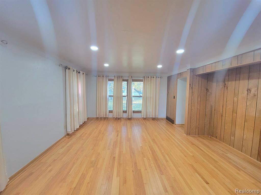 2415 OTTER Street