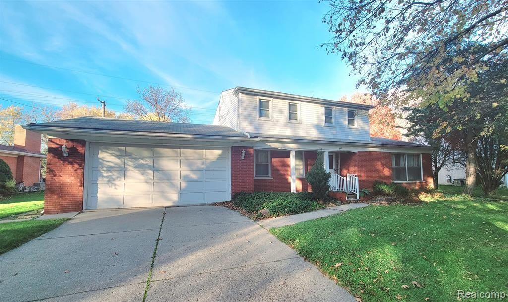 2415 OTTER Street