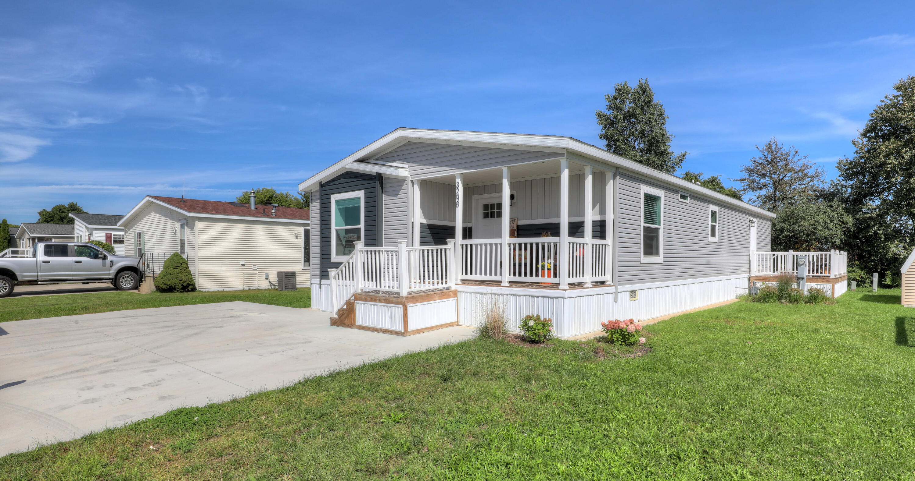 3298 Hillcrest Way 365