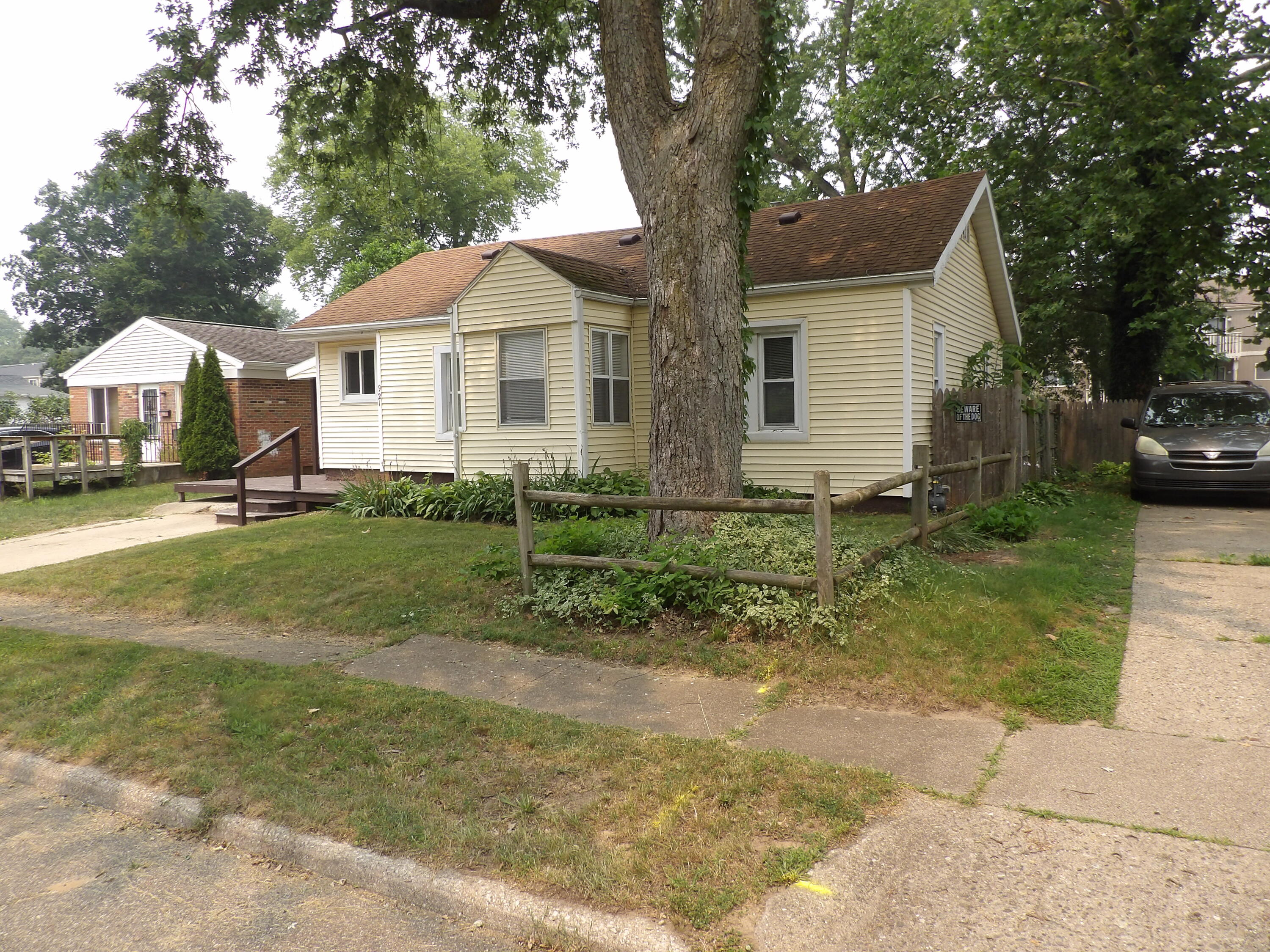 921 Burns Street