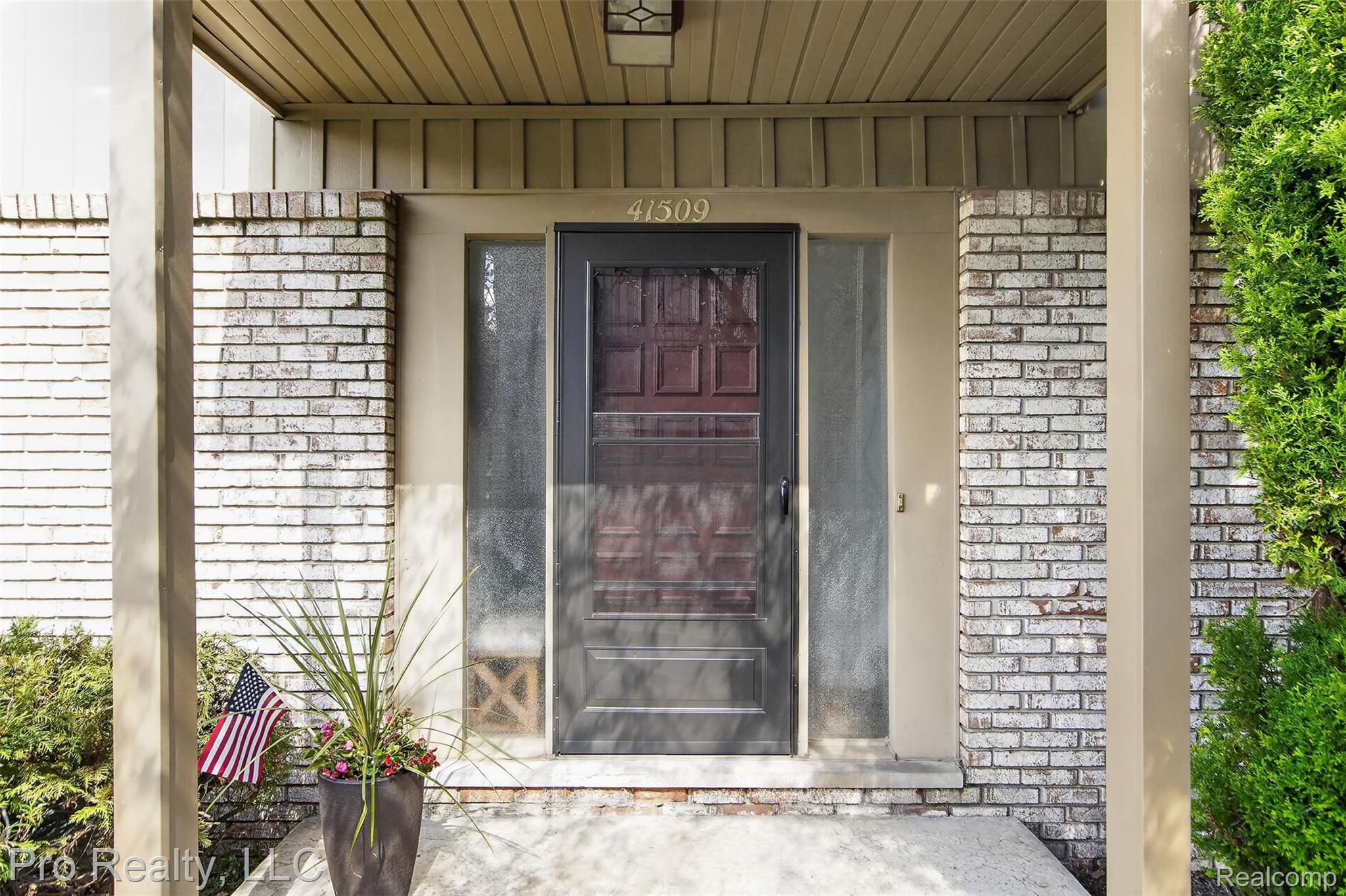 41509 Bedford Drive Drive