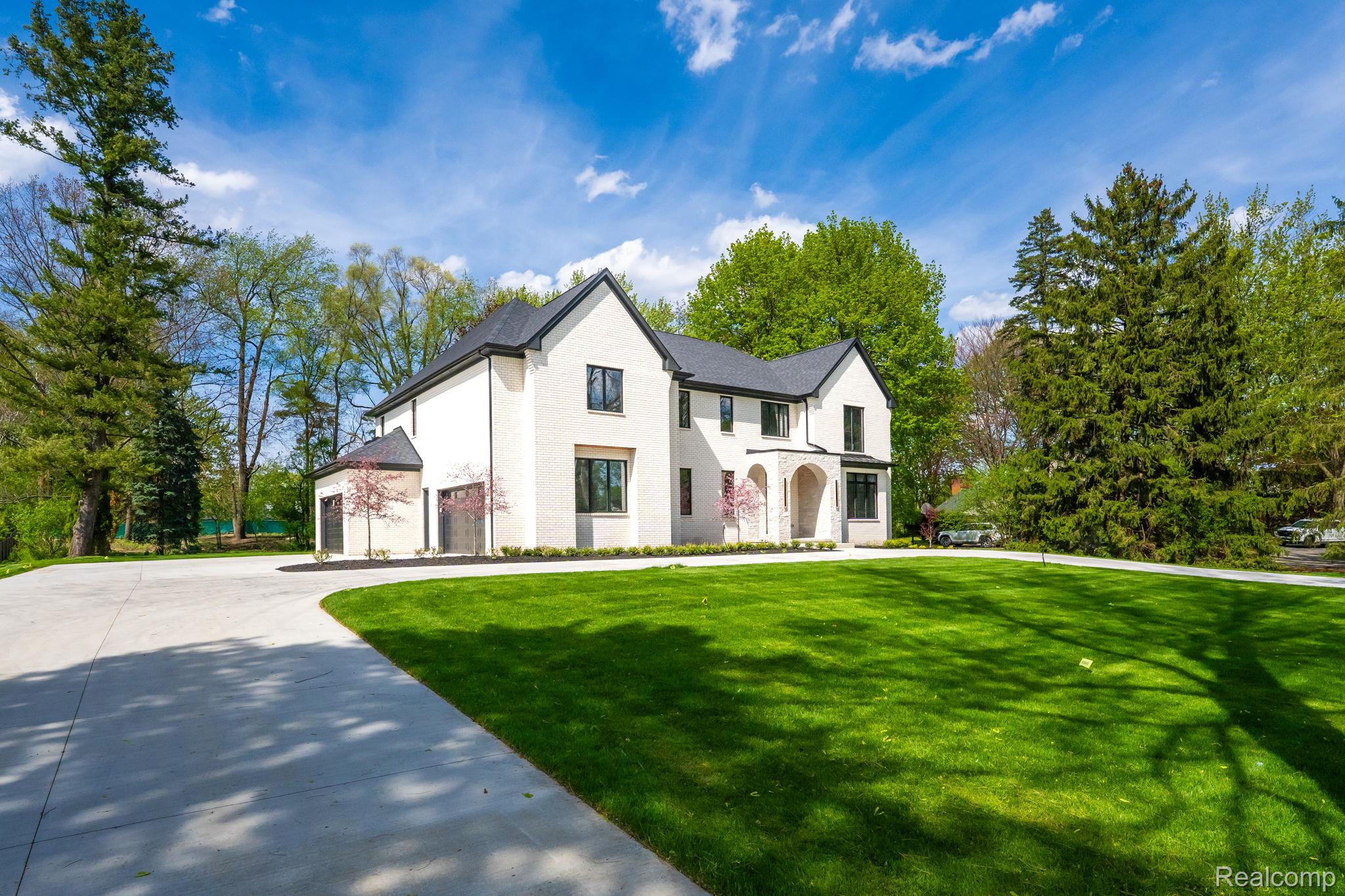 4546 Niagara Lane