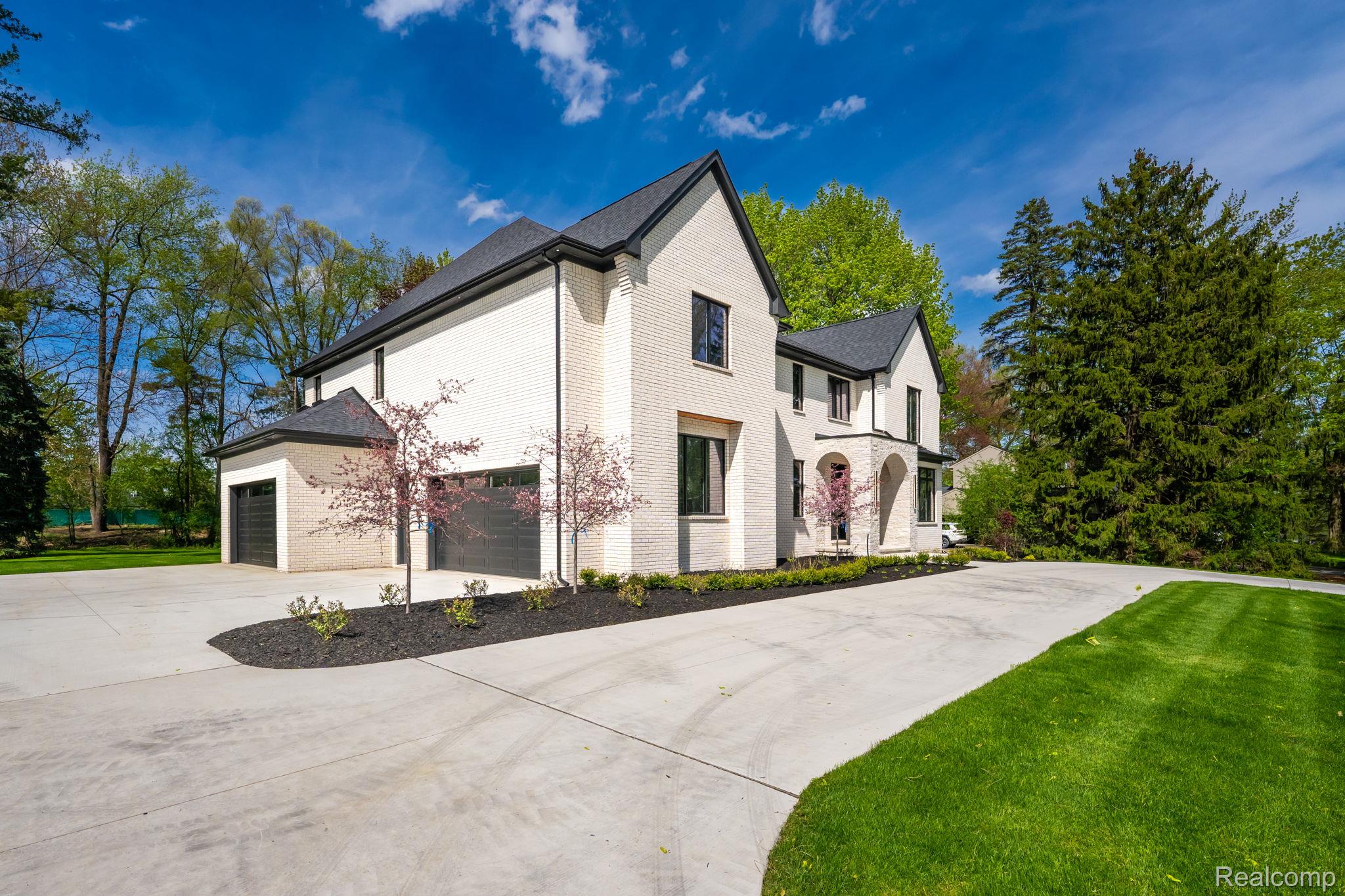 4546 Niagara Lane