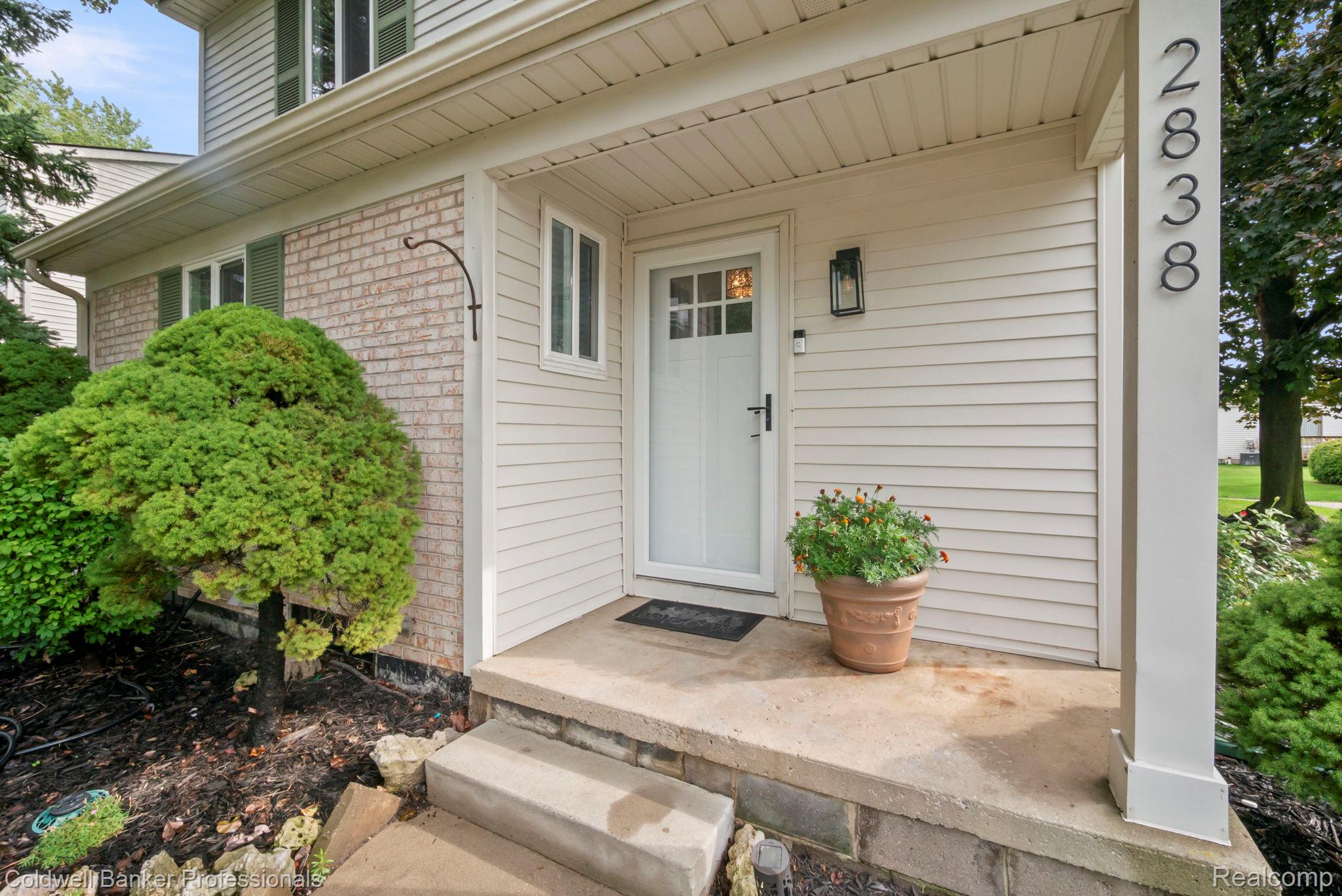 2838 Roundtree Drive