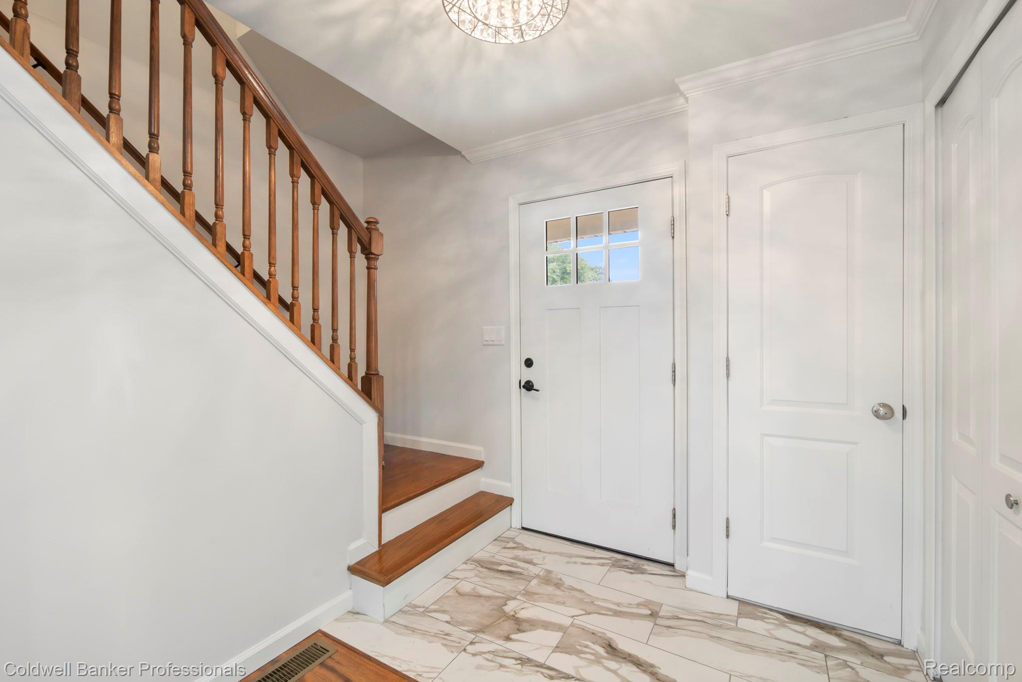 2838 Roundtree Drive