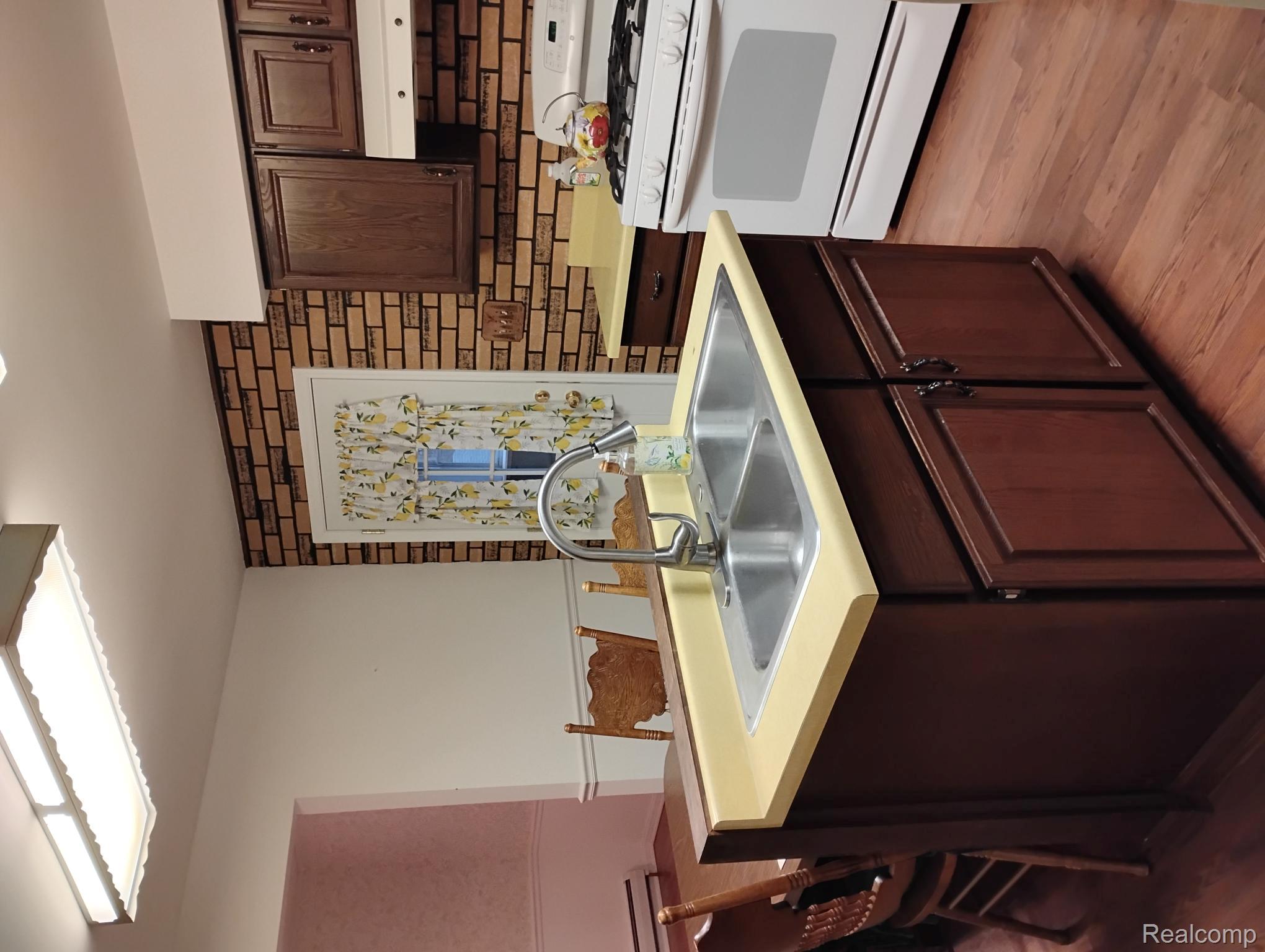 10302 S Grayling Road