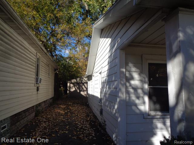 1489 Woodward Heights