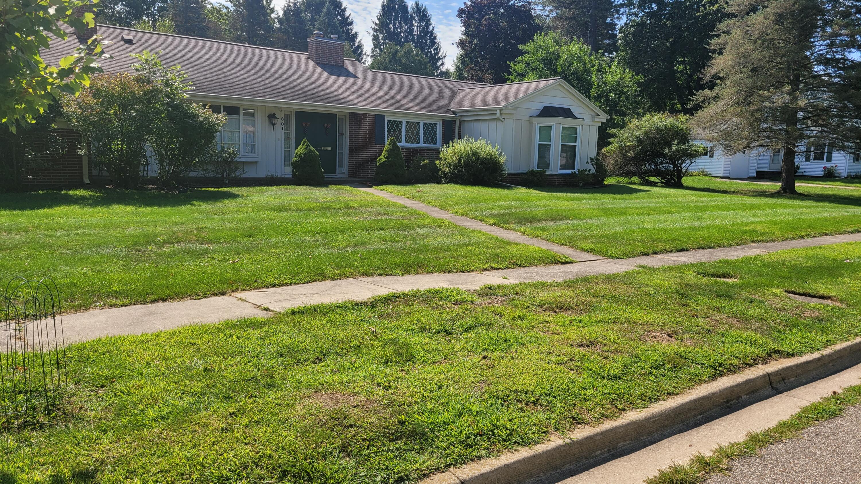 601 SE Manor Drive