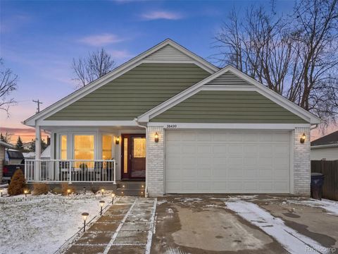 26450 Beamer Street Harrison Charter Township MI 48045