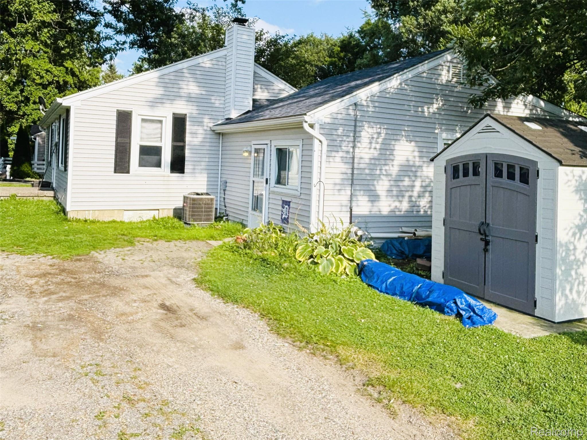 6290 Lapeer Road
