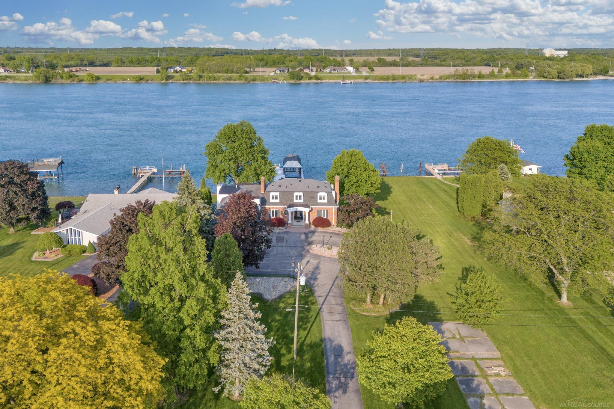 4243 River Road Road