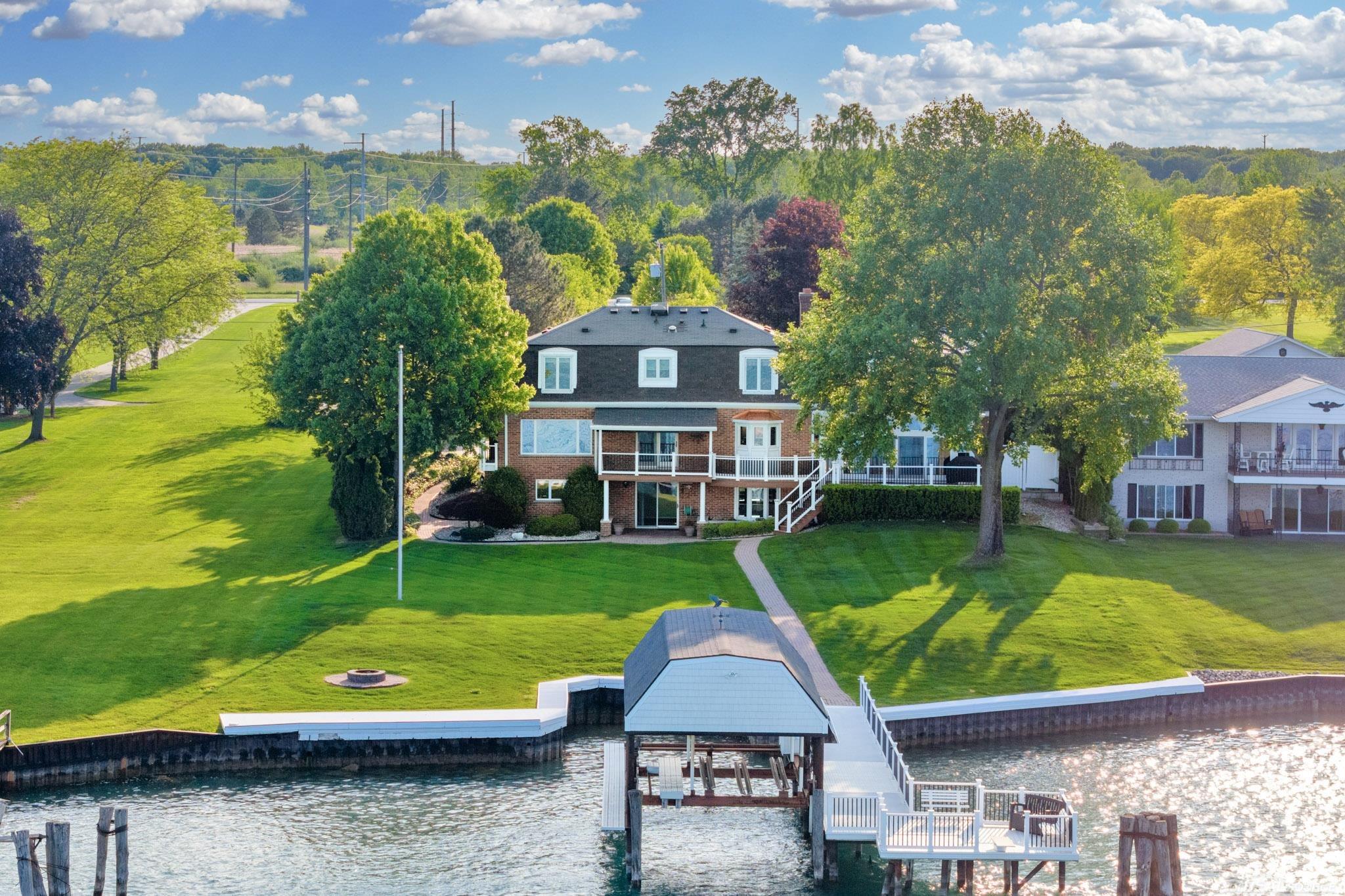 4243 River Road Road