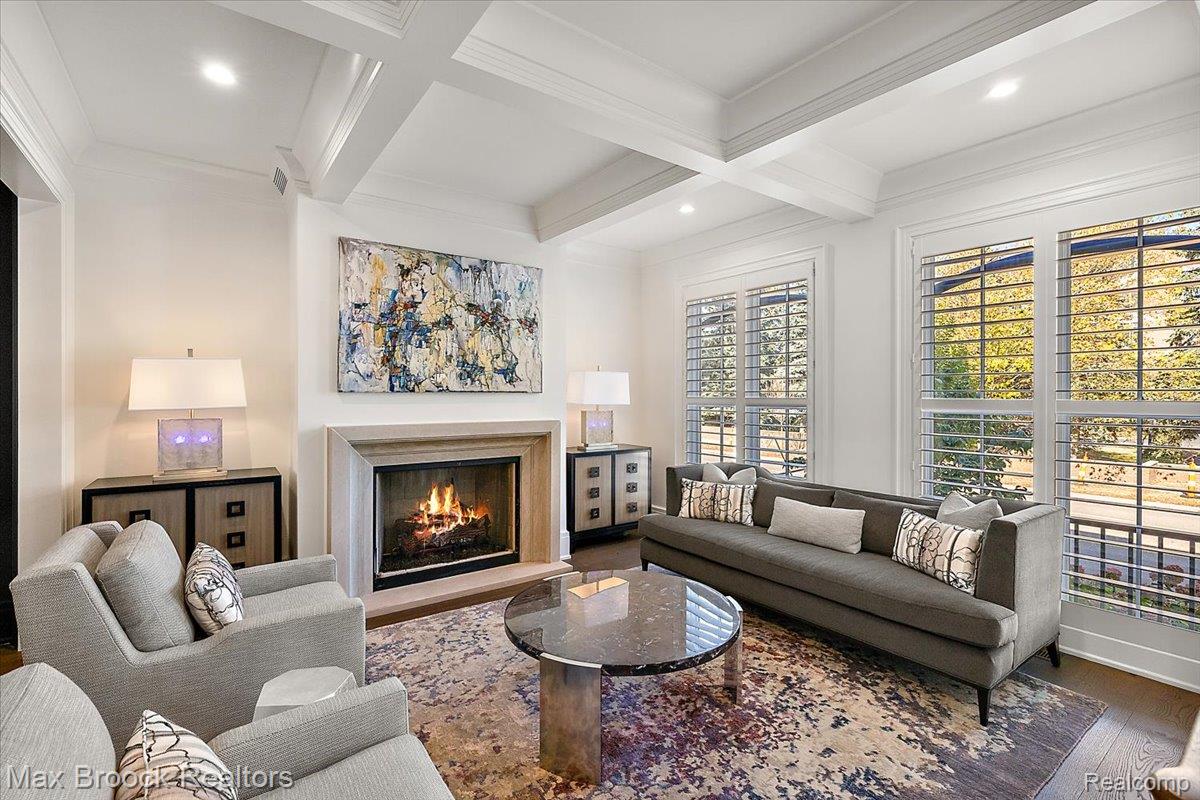 625 W Brown Street