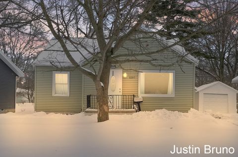 Photo of 1237 James Avenue, Muskegon City, MI 49442 (MLS # 65026004406)